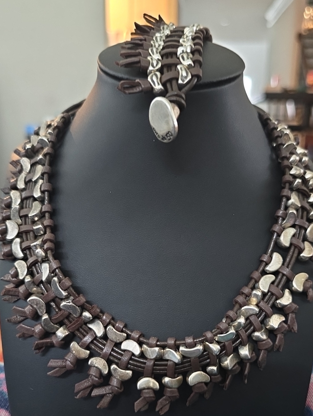 Like-New UNOde50 Silver & Brown Leather Reversible Statement Necklace Set
